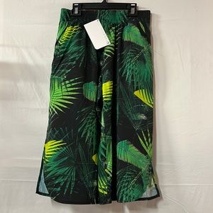 NWT Fabletics Capri Pants